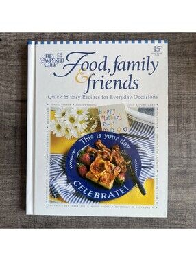 The Pampered Chef Food, Family & Friends Cookbook 1995 Quick & Easy Recipes